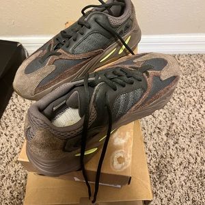 Yeezy 700